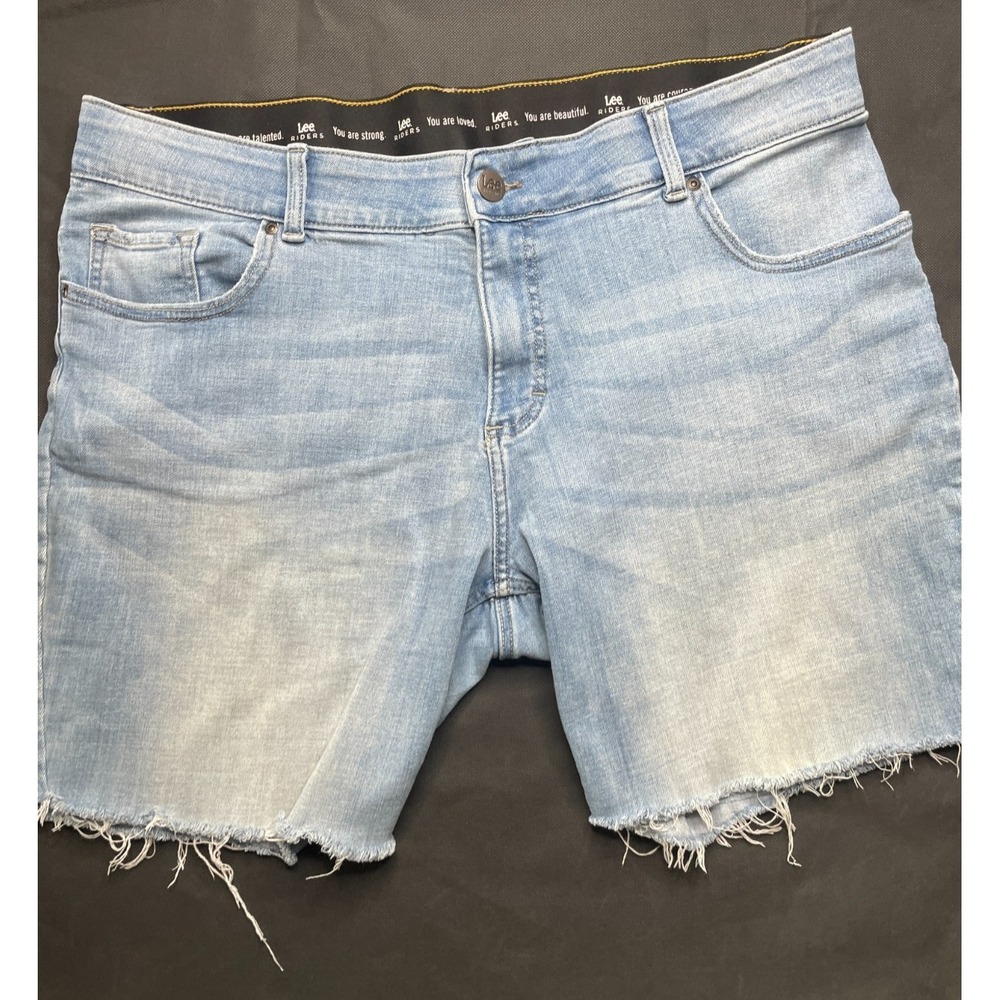 Lee Riders Bermuda Shorts Womens 20W Plus Size Light Wash Stretch Denim Casual - Picture 1 of 12